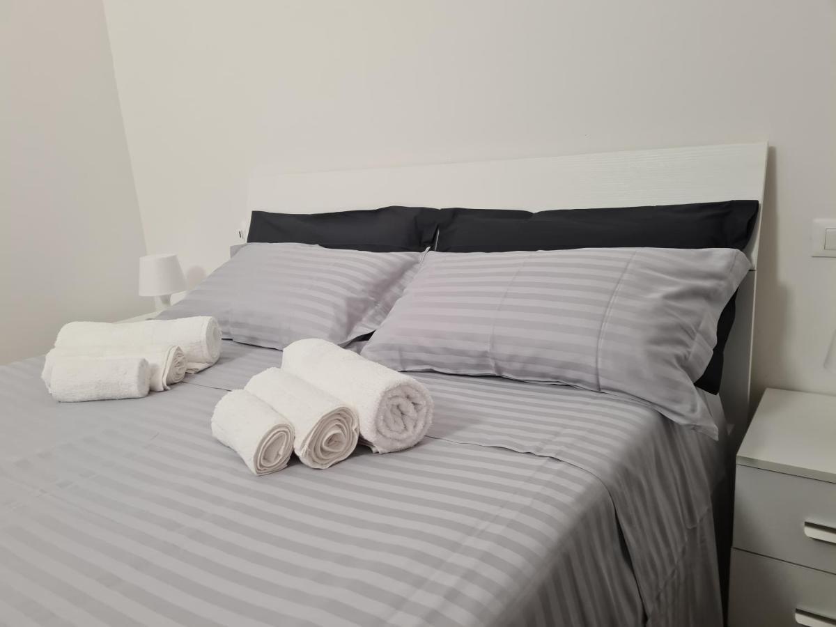 Lu.Na Apartment โบโลญญา ภายนอก รูปภาพ